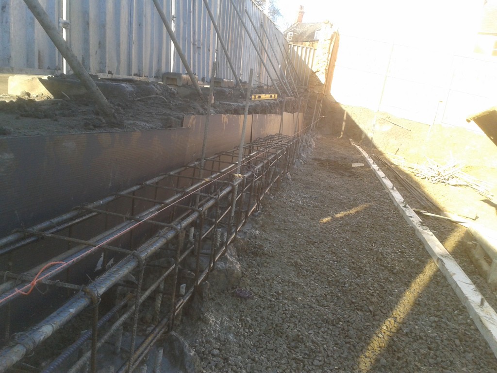Ground beam linking all concrete piles