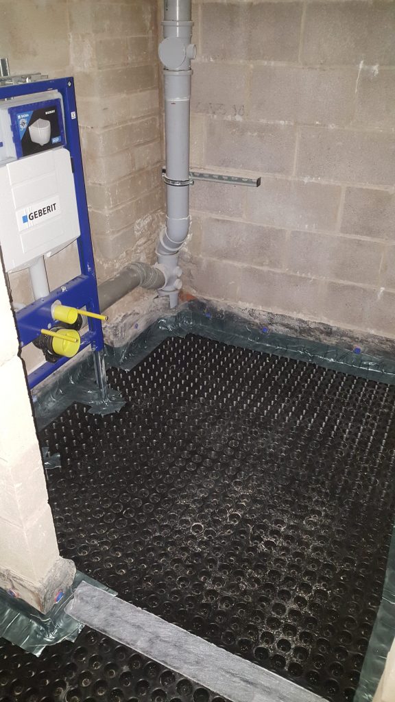 Floor membrane sealing around pipework